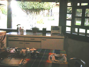breakfastarea.jpg