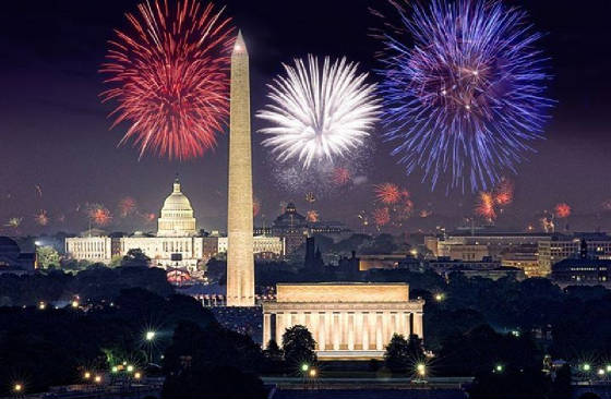 fireworksovrwash.jpg