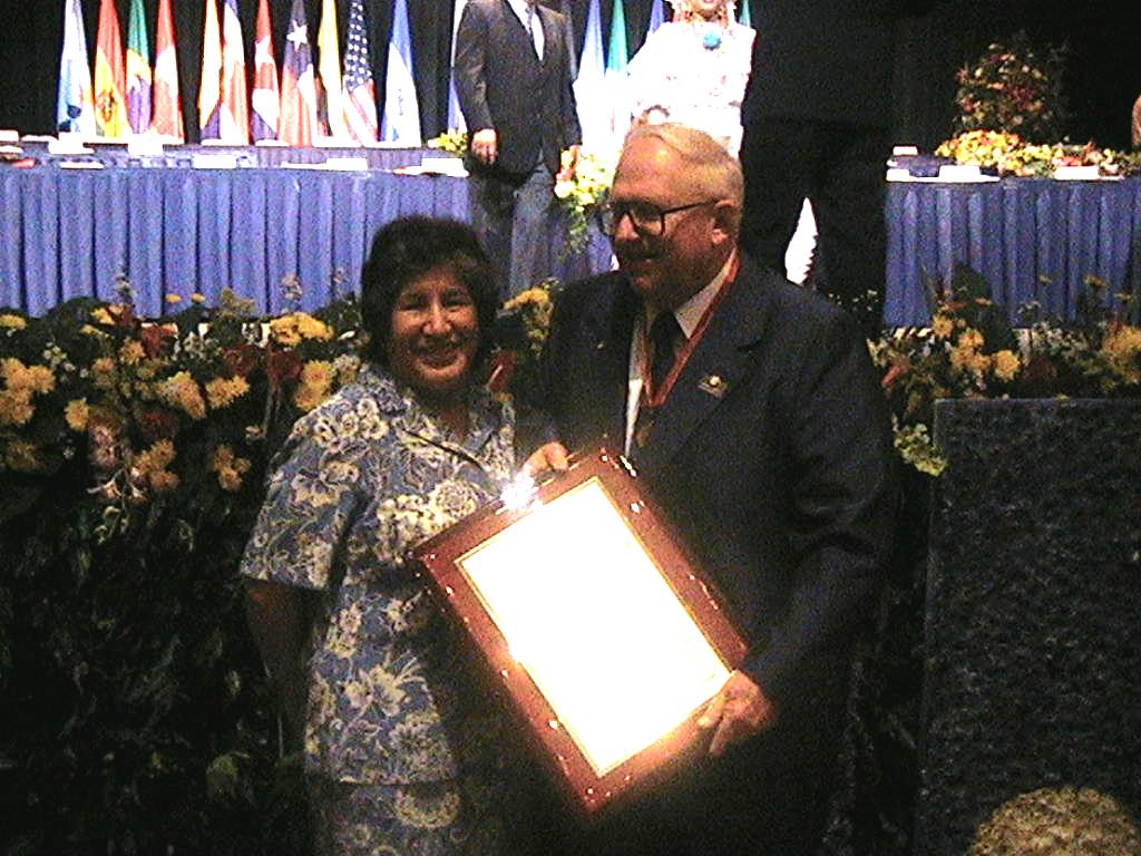 107-0746_img.jpg