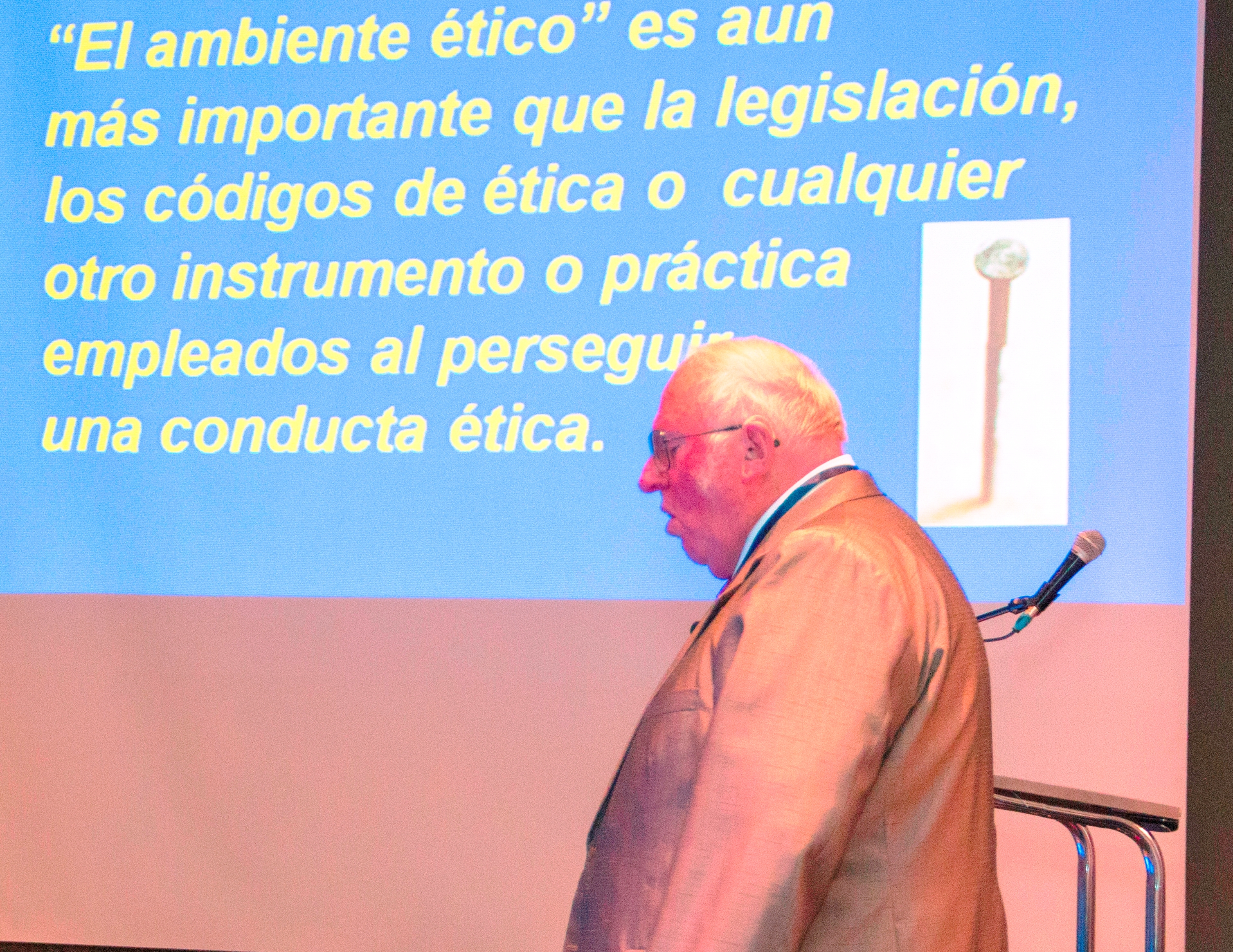 quitohonesto30a.jpg